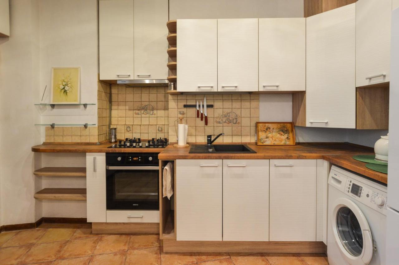 Courtyard Gallery Apartment With Free Parking كاوناس المظهر الخارجي الصورة