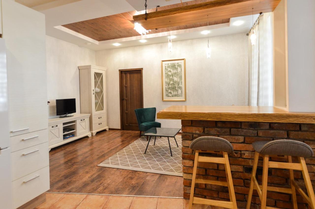 Courtyard Gallery Apartment With Free Parking كاوناس المظهر الخارجي الصورة