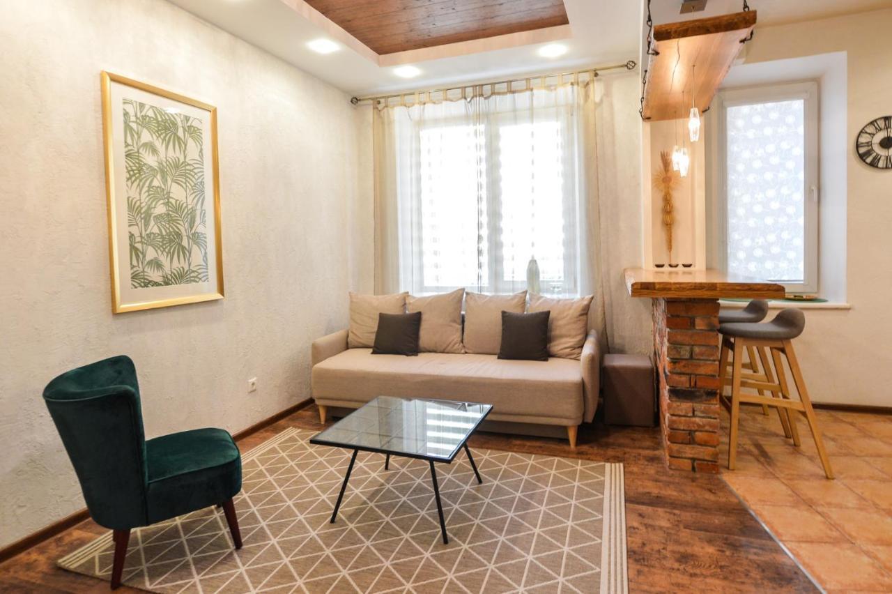 Courtyard Gallery Apartment With Free Parking كاوناس المظهر الخارجي الصورة